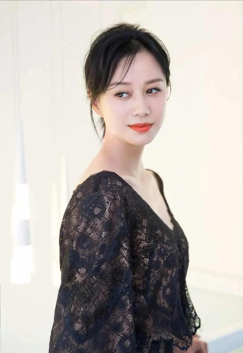 倪虹洁，15张精美的照片