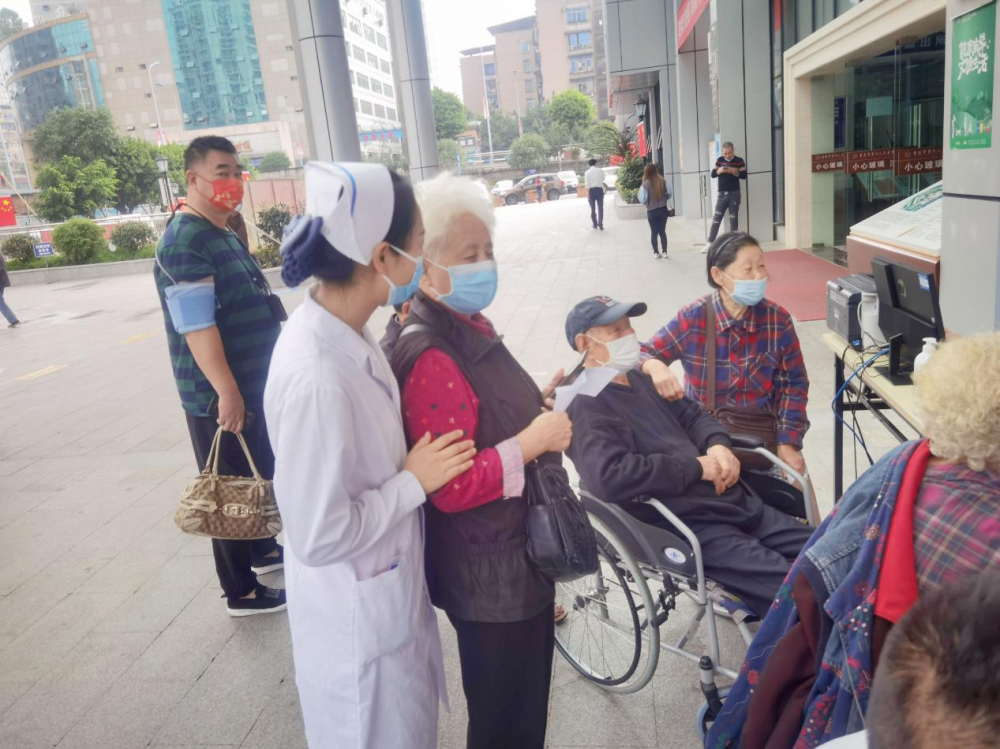 心中有爱，与患同行——重庆医药高专附一院骨科护士长刘洁