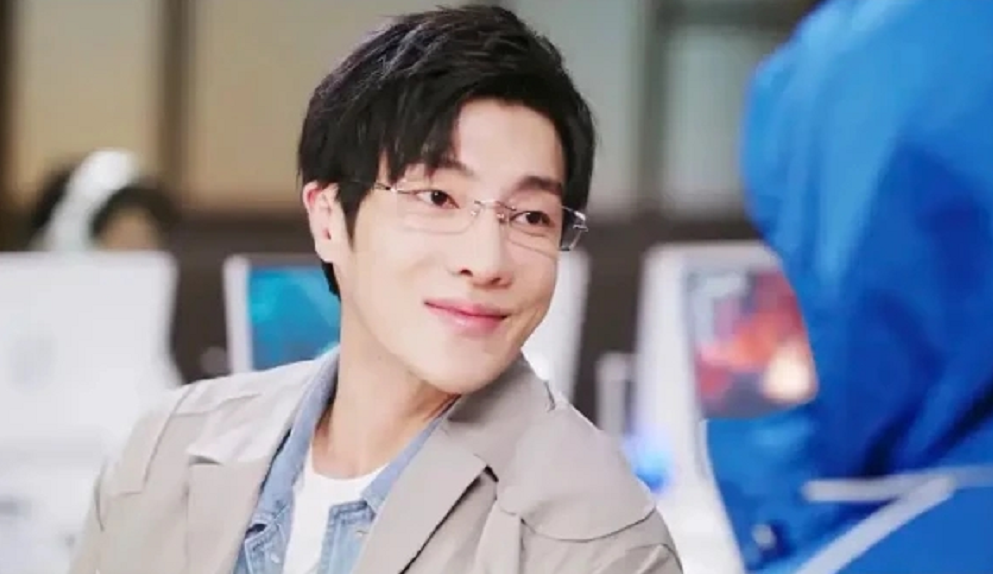 回看高瀚宇脸部的多年变化,至于