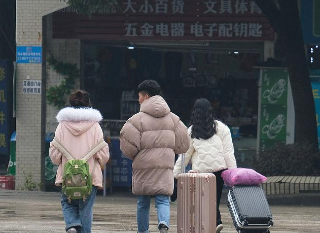 多地高校寒假时间已确定，假期或将“提前”到来，同时一个坏消息