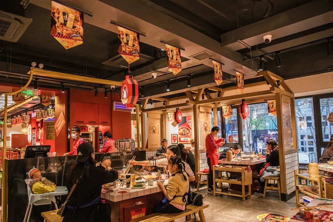 賢合莊跨界康師傅冰紅茶，后疫情下餐飲營(yíng)銷(xiāo)新玩法｜案例