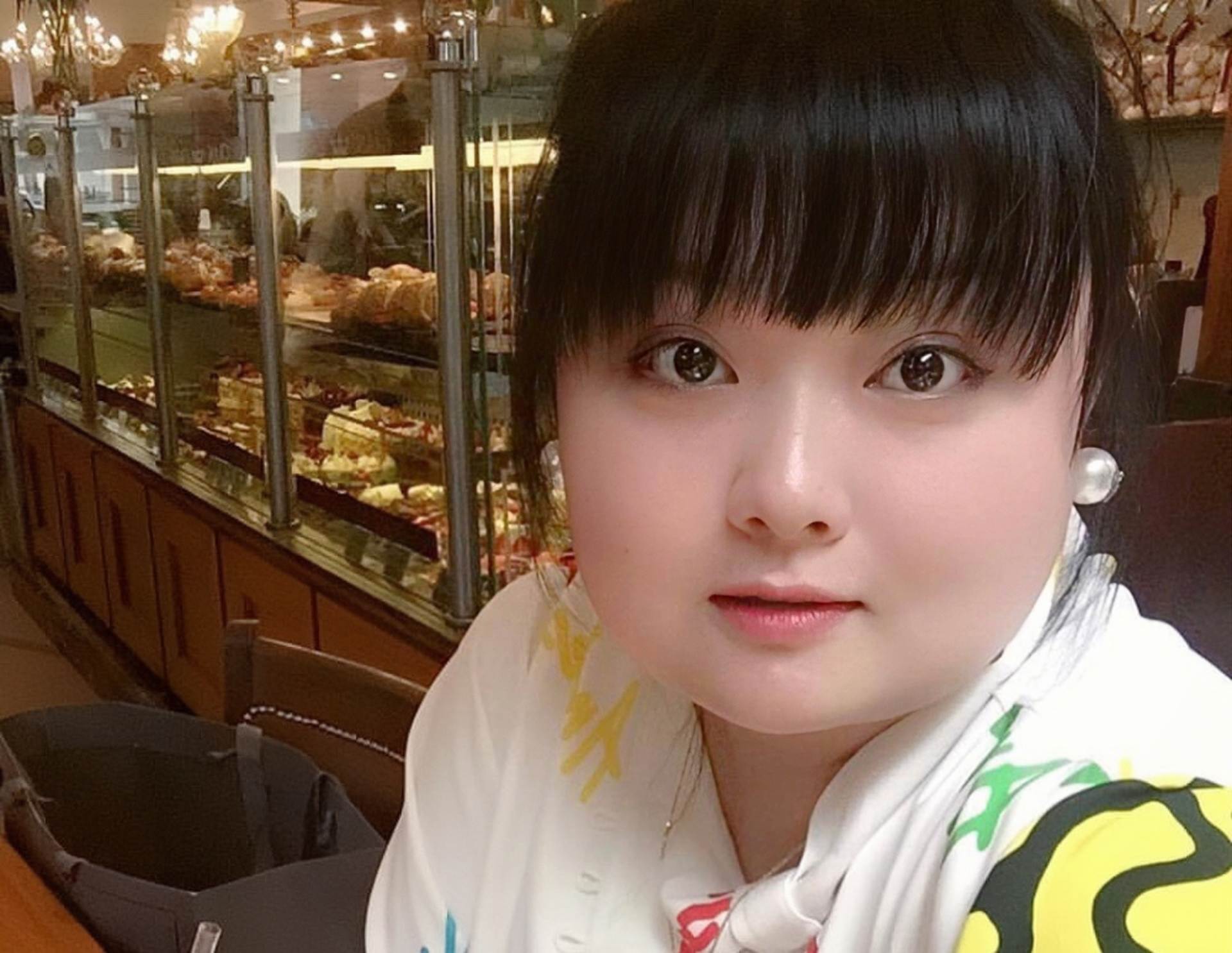 又走一个！TVB知名女星约满离巢，在内地做吃播，体重已迫近280斤