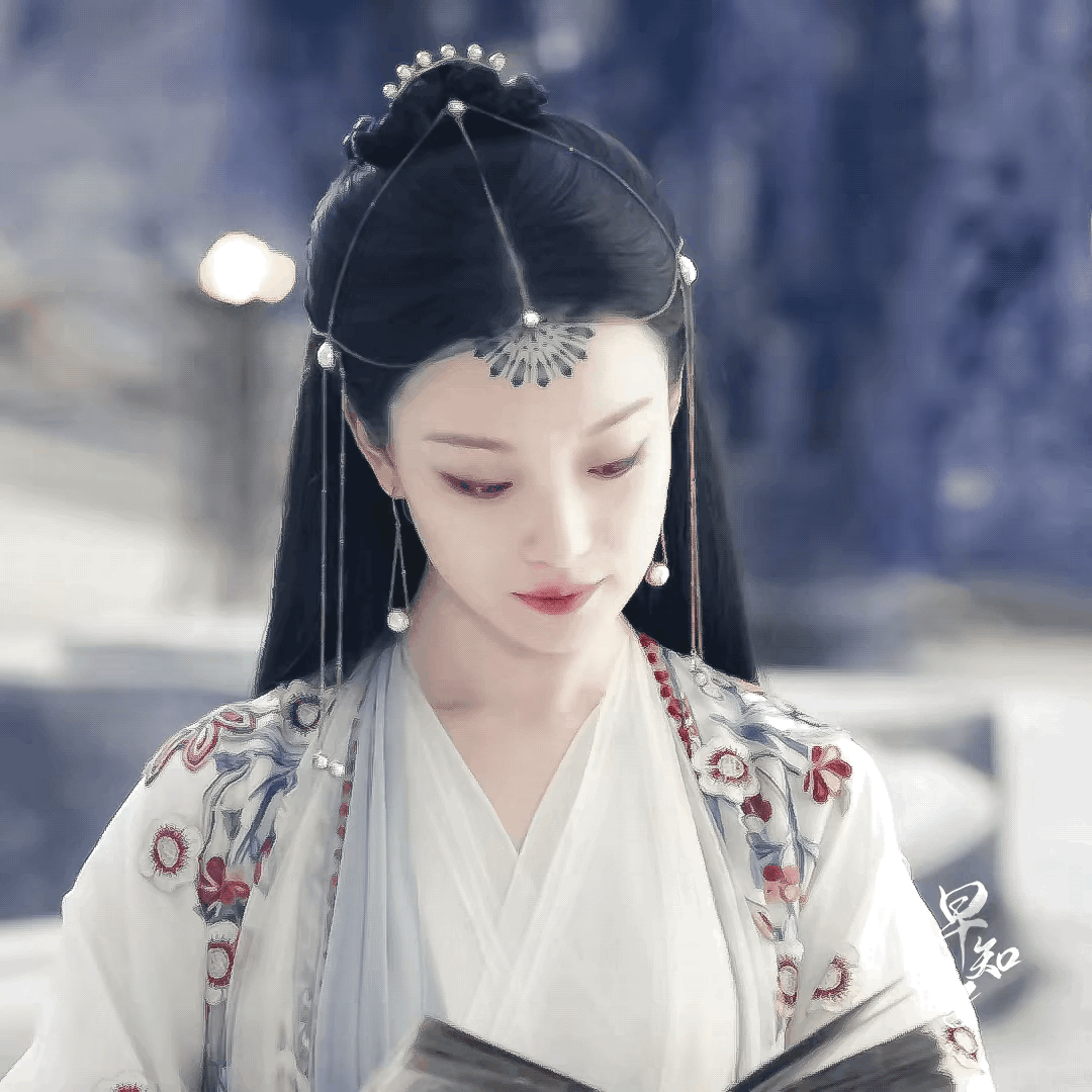 倪妮这个额饰居然是画上去的，剧组好用心