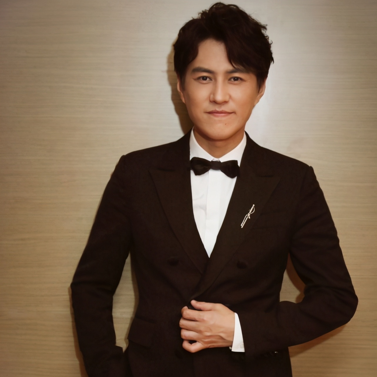 升至副厅级,成名副其实"老干部"