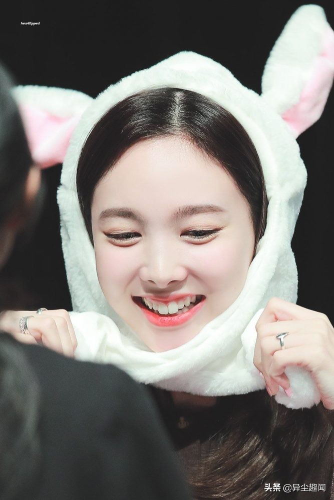圆眼兔牙惹人爱盘点10位兔系韩国艺人秀智nct都上榜