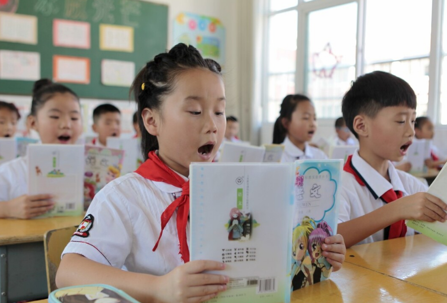 网友票选人生十大憾事，“学历”以858万票遥遥领先，引发共鸣