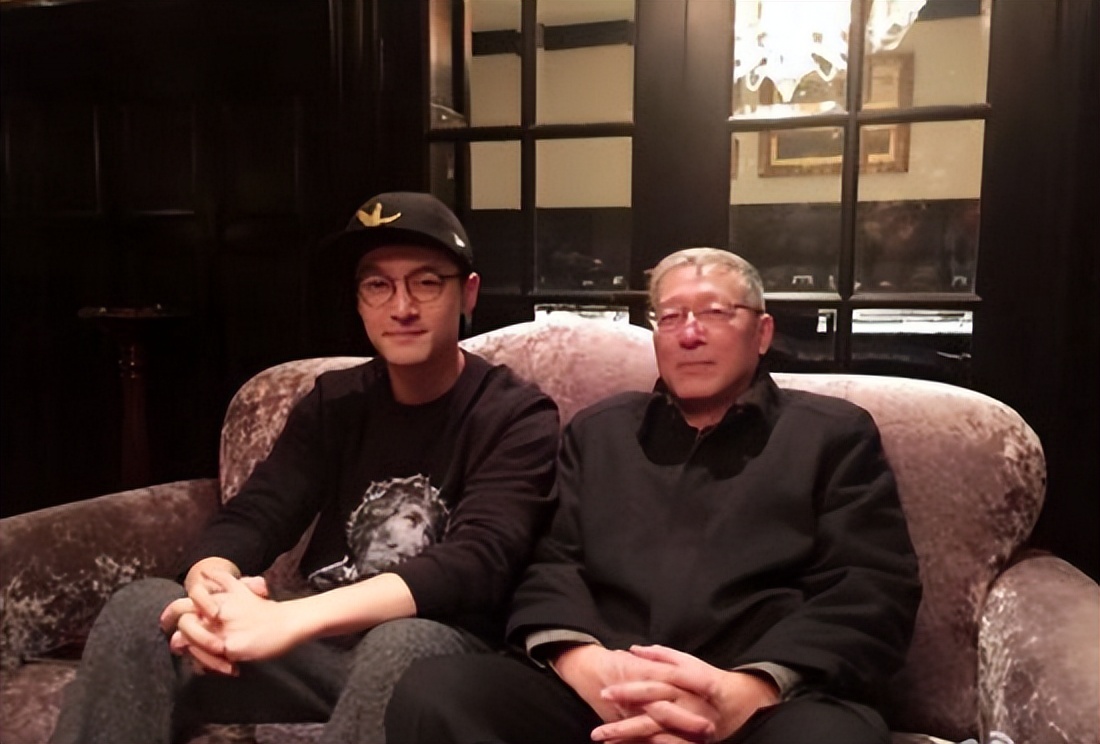 胡歌爸爸胡逸材:前卫的教育助孩子成才,为他的终身大事操碎了心