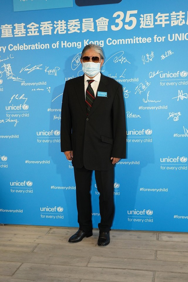 郭晶晶夫妇出席活动互动甜蜜，霍震霆活力满满，阔太甘比贵气十足