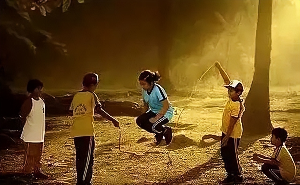 90年，江西高二女生帮助10岁陌生弟弟，27年后弟弟事业有成来报恩