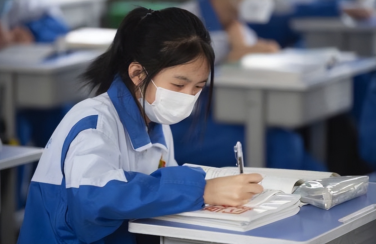 国内大学共分“8个档次”，4档以下就业有难度，你排在哪一档？