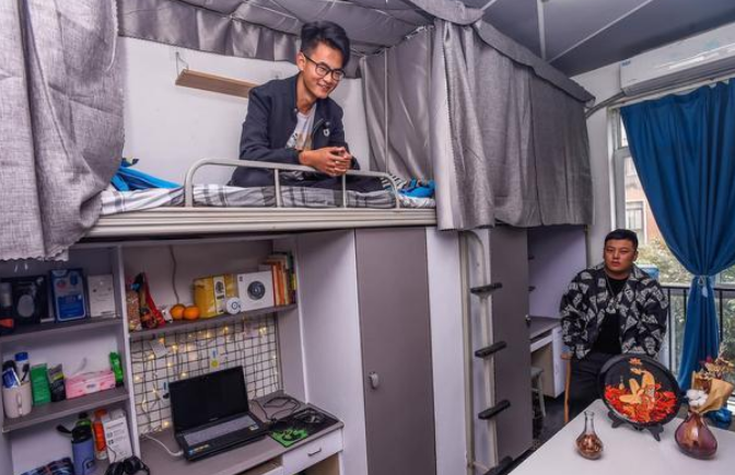 大学宿舍中不招人喜欢的室友，遇到一个就想换寝室，你遇到过吗？