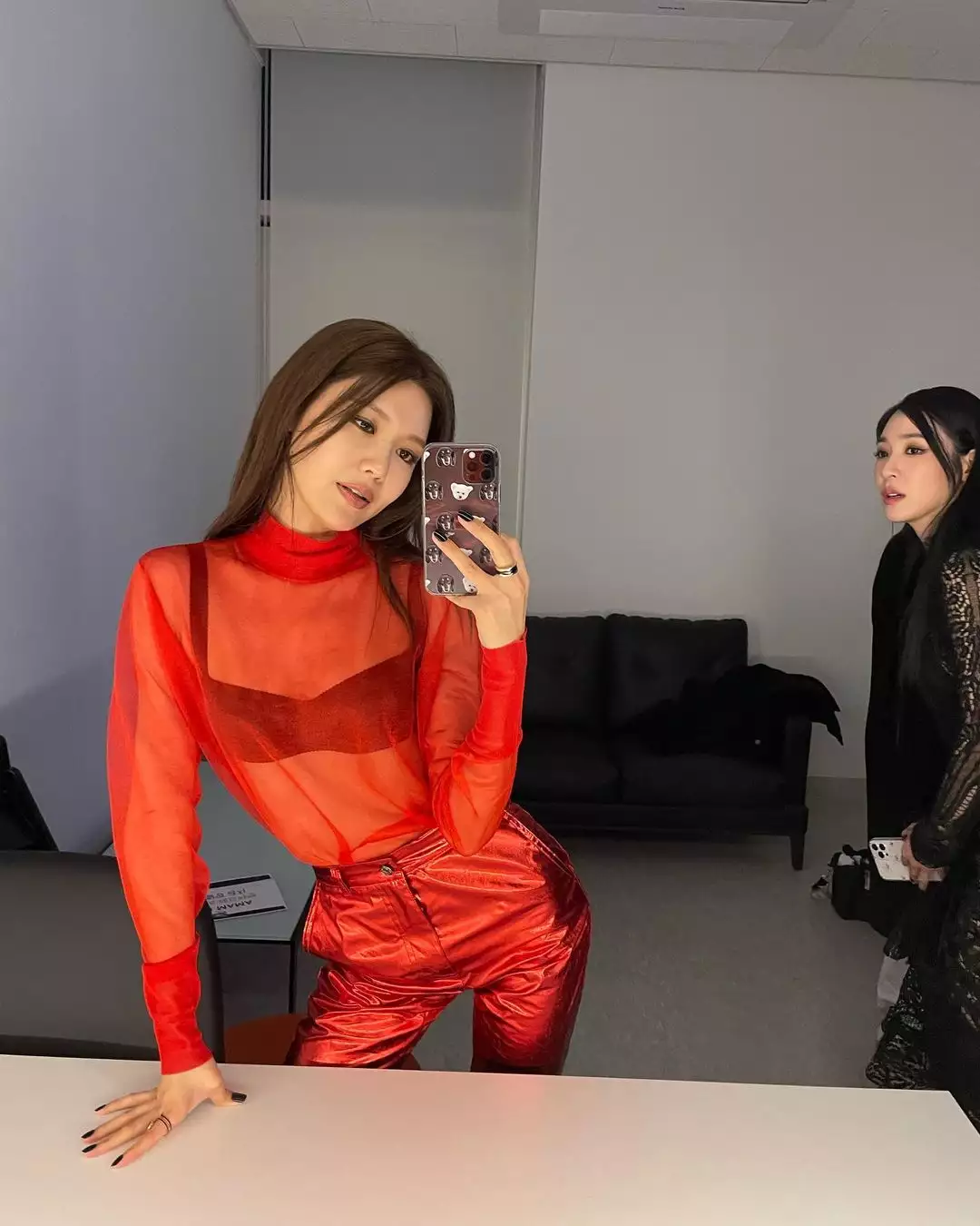 时隔10年Tiffany和秀英MAMA颁发最佳女团奖