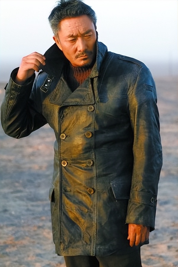 藏族演员多布杰：出道34年不开豪车不用助理，老戏骨的坚守和幸福