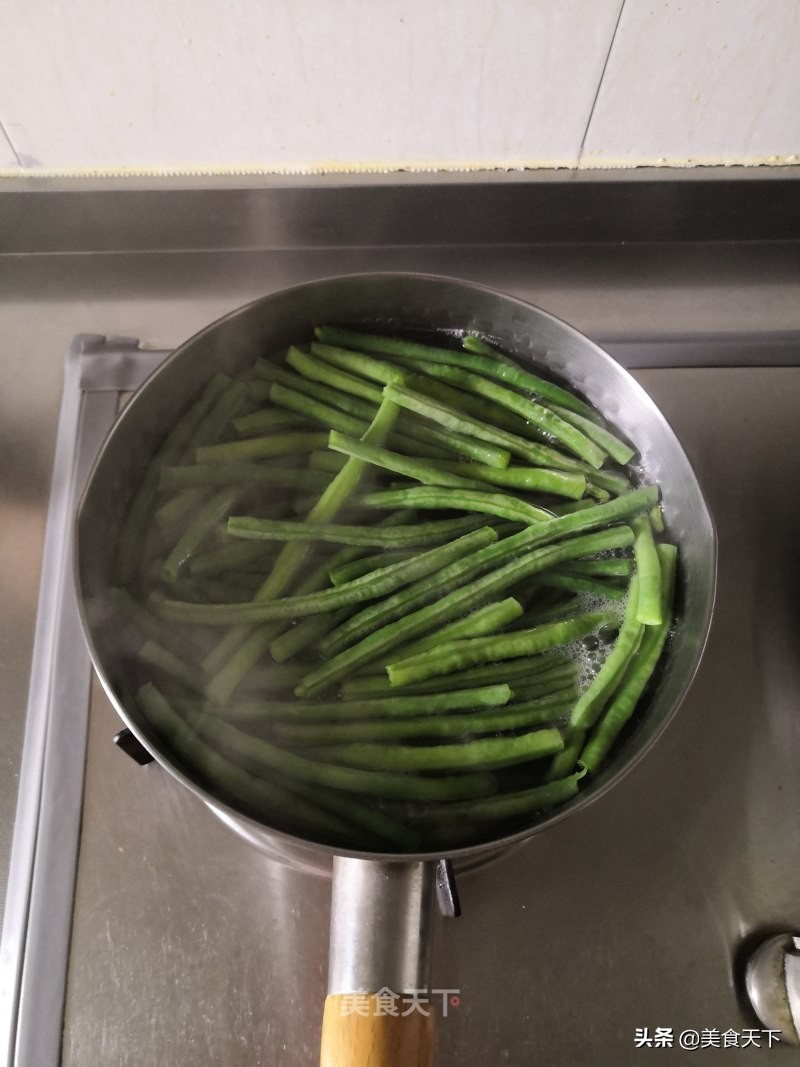 家常豇豆这样做，可以多吃好几碗饭！操作简单，喜欢你就试试吧
