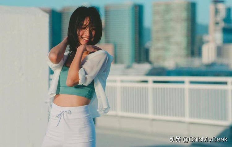 港圈又出神颜星二代！妈妈是80年代女神，与梁朝伟、周润发齐名