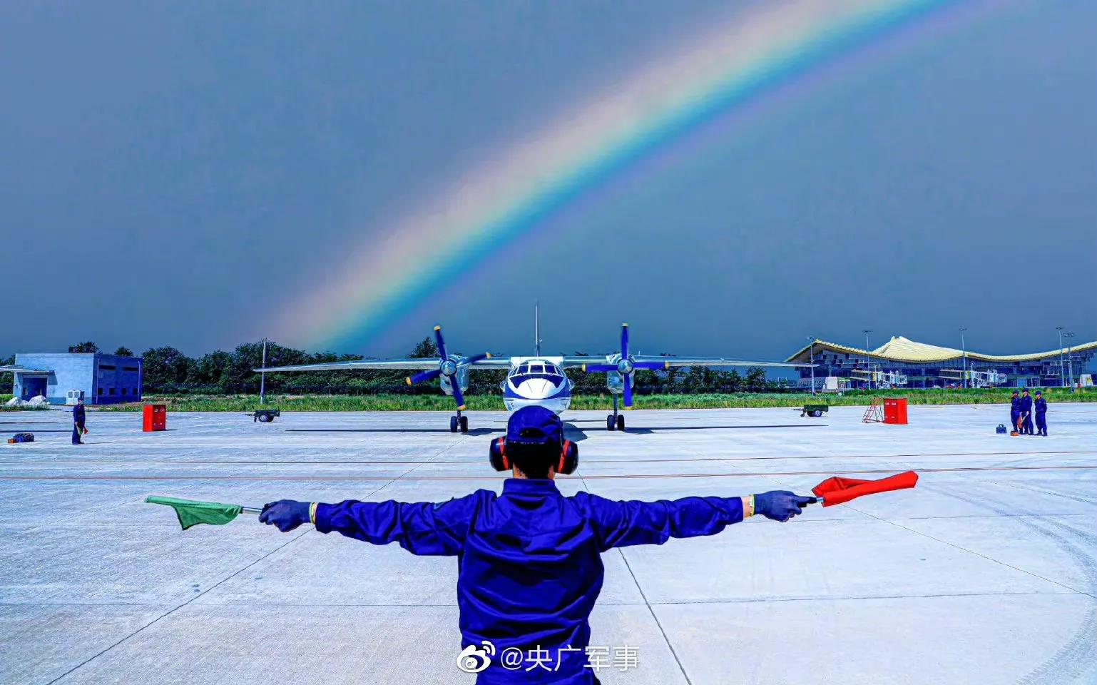 ���������һ��ƴͼ�������ع���7�Ž�ѵ�����й���ҹ����ƴ���