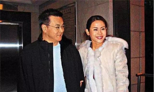 宣萱结婚了吗(宣萱：52岁手握半亿房产却无儿无女，当年为何被迫与袁咏仪绝交？)