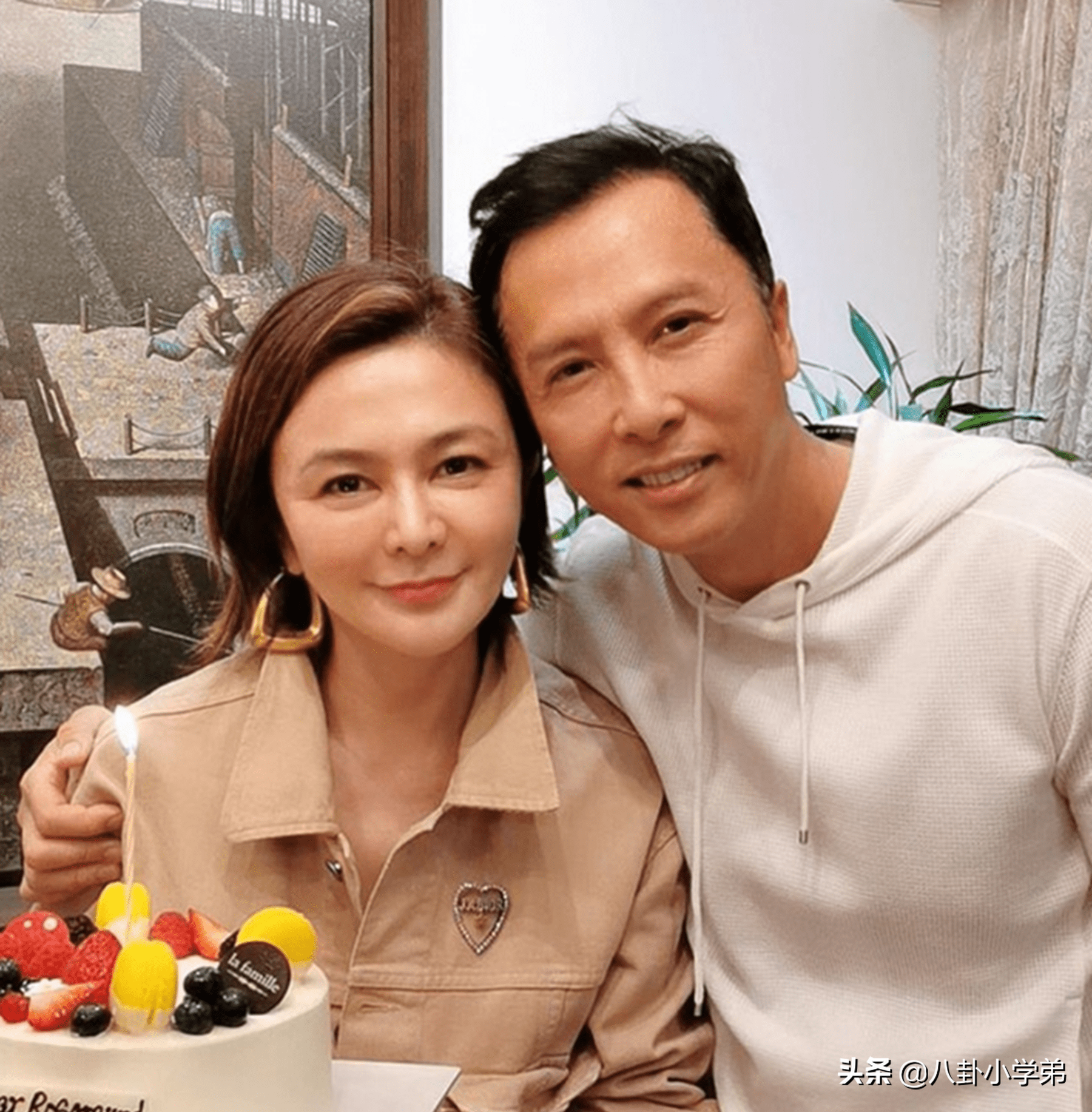 “不老女神”跌落神坛，年过50岁装少女，整容P图一个比一个厉害