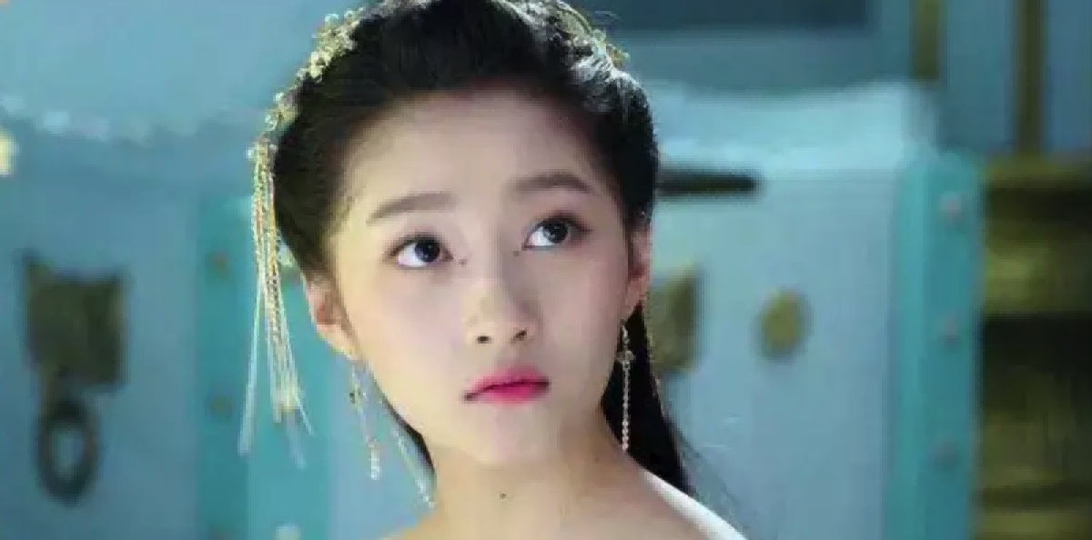 颜值不够别带“额饰”！13位女星造型PK，谁才撑得起倾国倾城