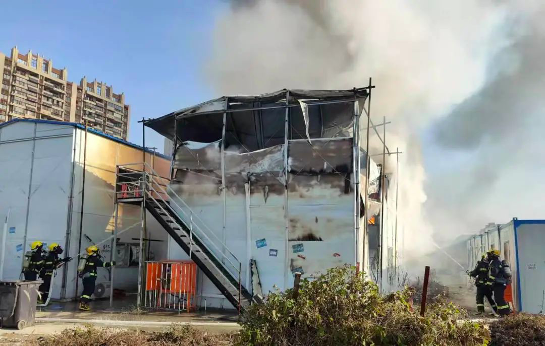 ͻ�������������賿���7��4�ˣ�