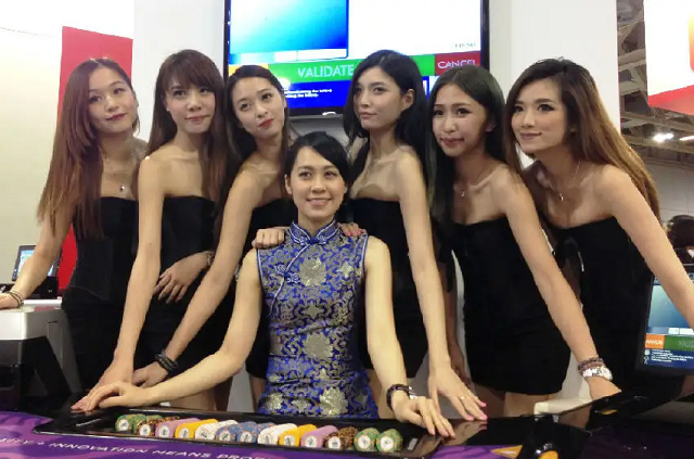 17年苏州运河夜夜有美女登船，警方锁定旧货船，破门后被震撼到了