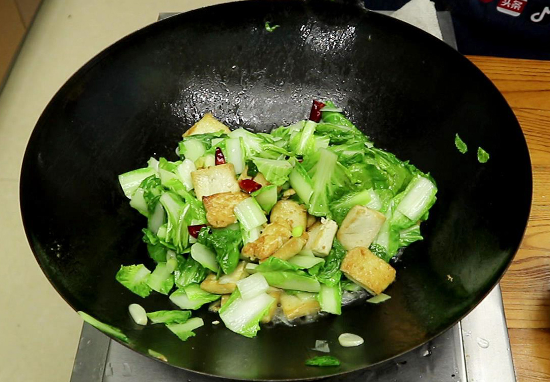 下火的食物都有哪些（常吃6种降火菜好吃又下火）