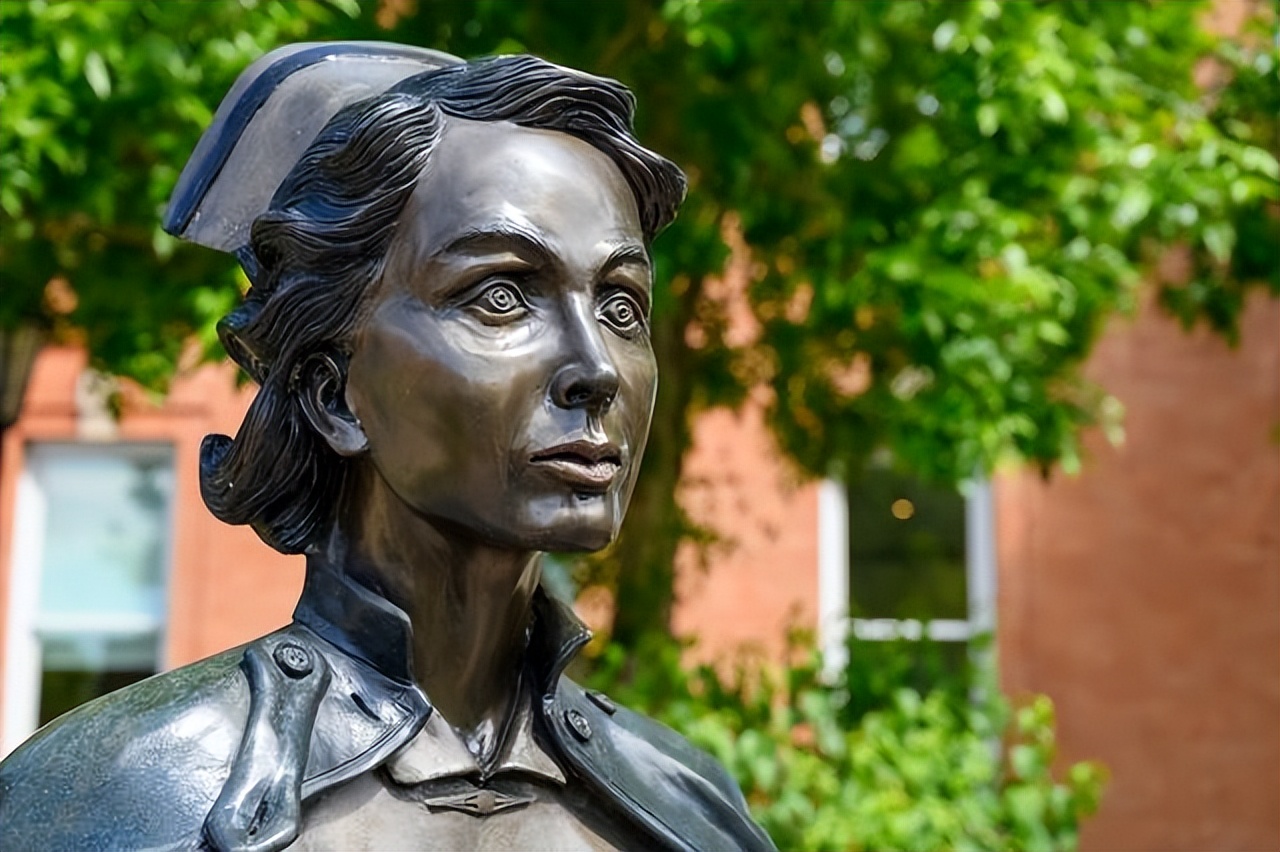 512国际护士节——与生命同行，致敬最美白衣天使