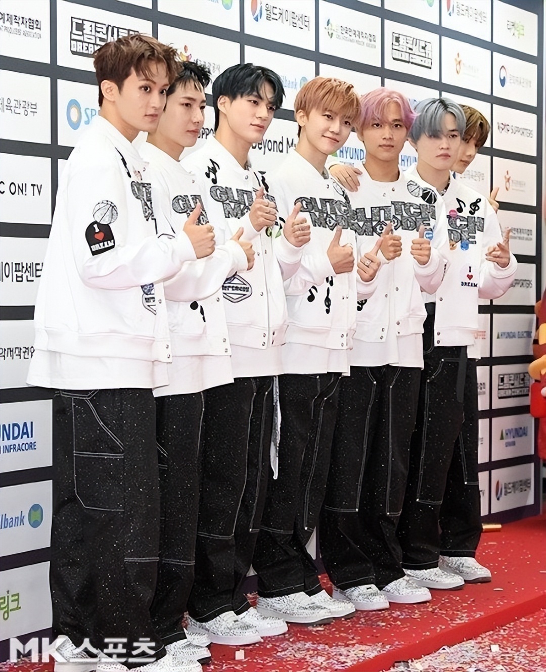 Kpop与其他类型的音乐有何不同之处