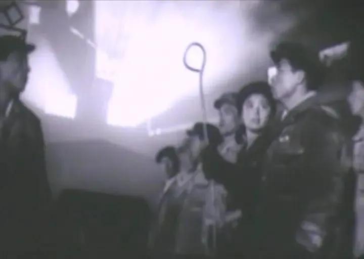 世界电影（0105）朝鲜电影《轧钢工人》（1972）剧照欣赏