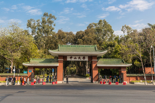 美貌才华并存的10所大学（下），中山大学、清华、湖南大学皆上榜