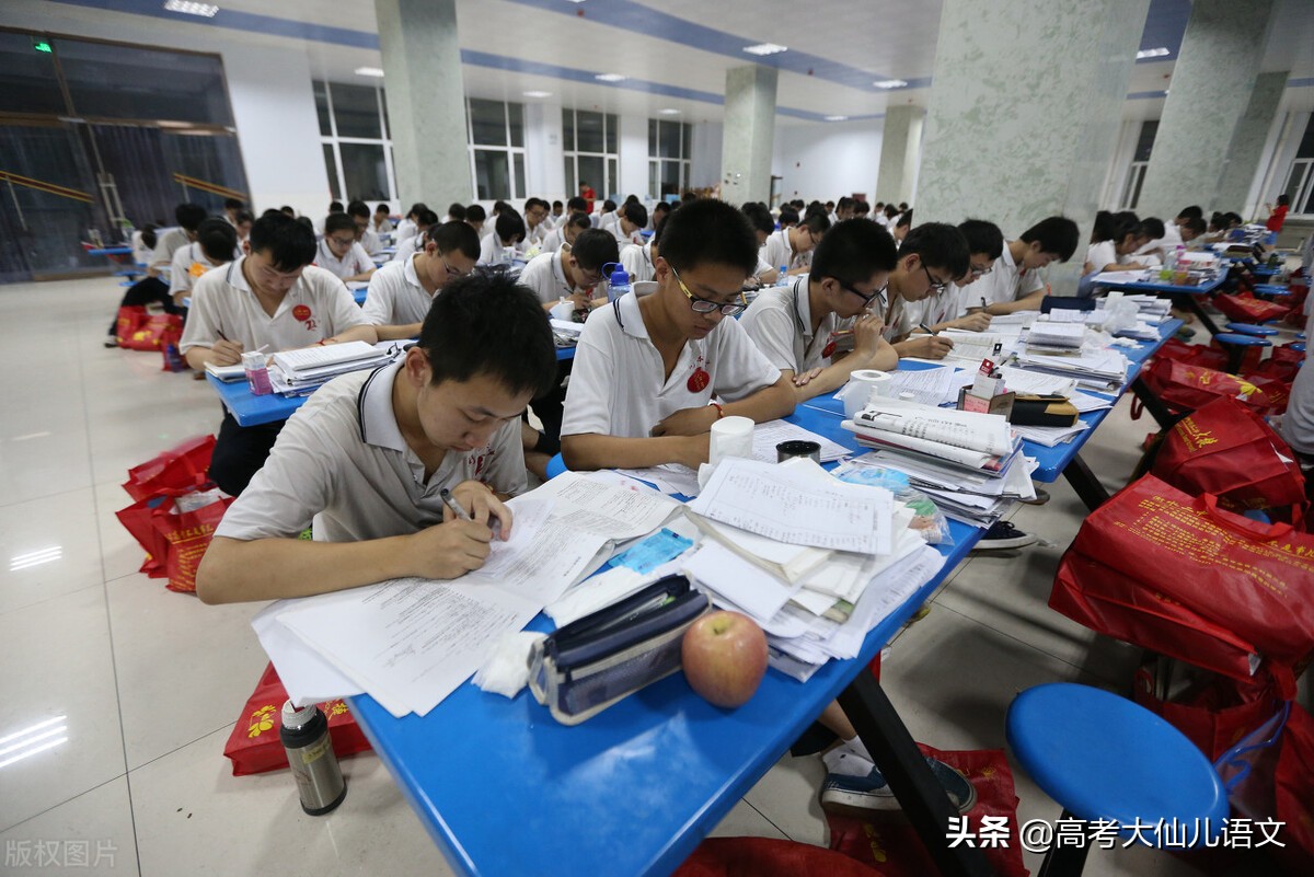 孩子高三成绩不行，二本都考不上，家长该怎么规划孩子的未来？