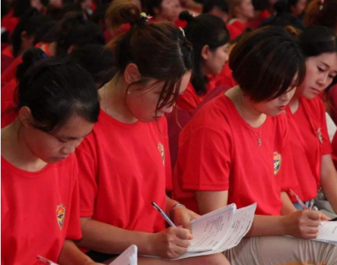大学男生的“理想女友职业”排名，教师稳居榜首，幼师排名不理想