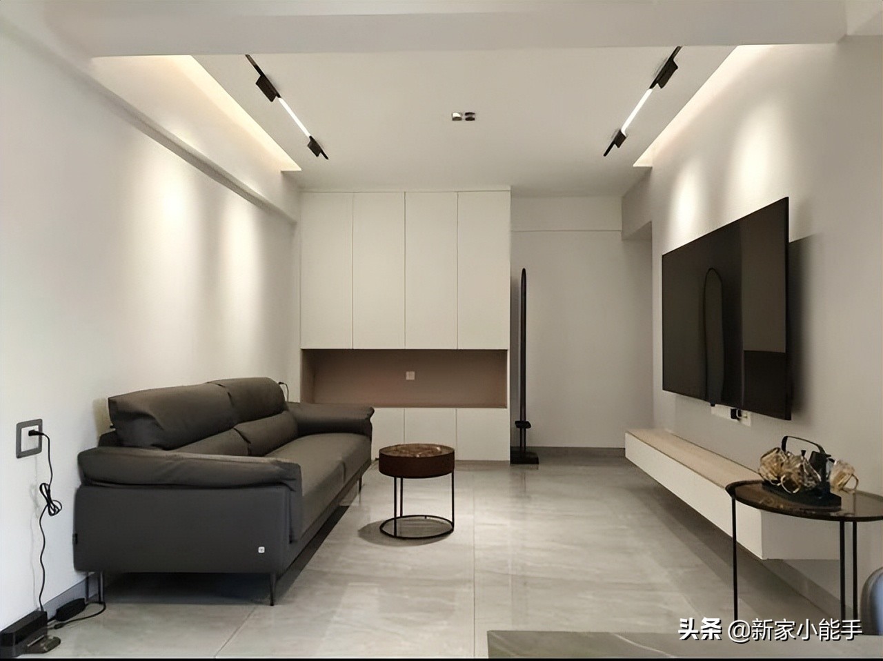 一家三口的新房，花35W装修现代简约风格，坚持电视墙不做造型