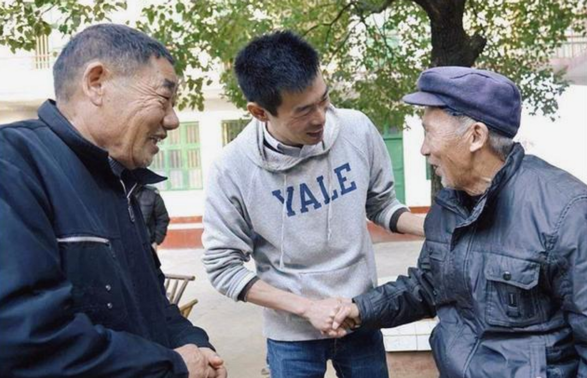 放弃美国百万年薪，回国当村官拿1450月薪的“耶鲁哥”，后来怎样