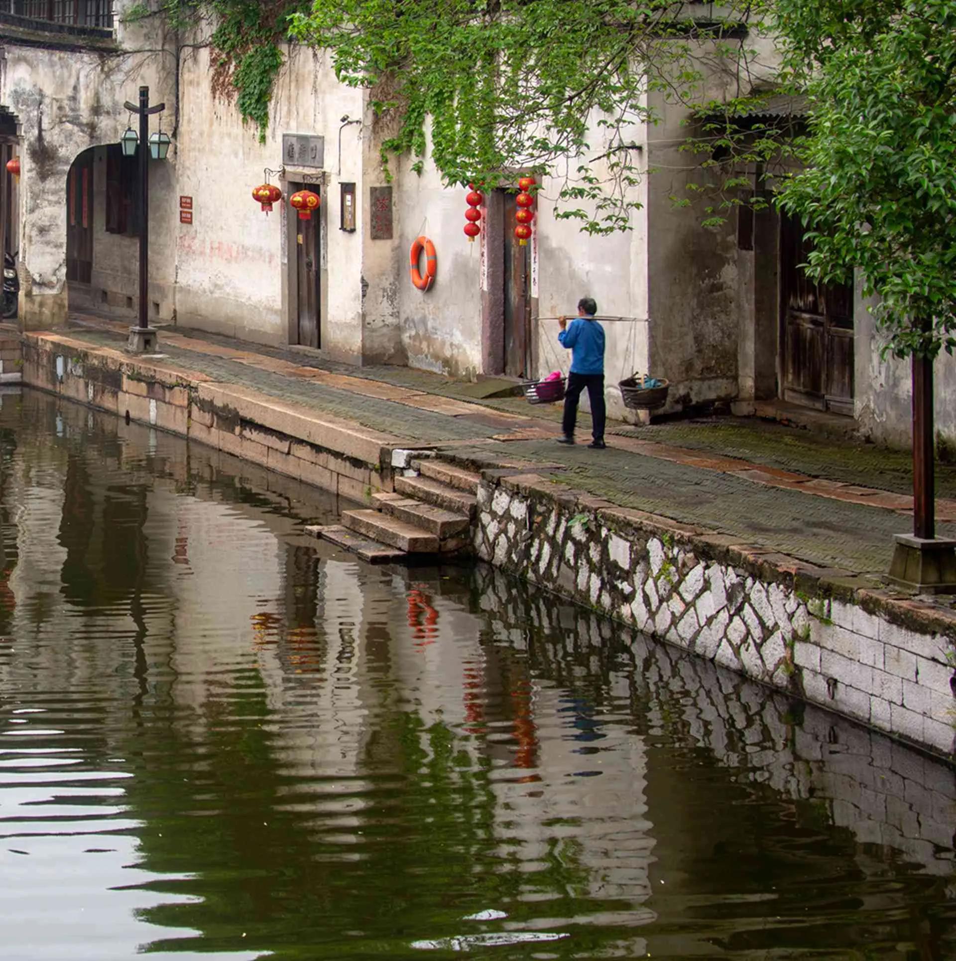 细雨霏霏中的南浔古镇 江南水乡名镇