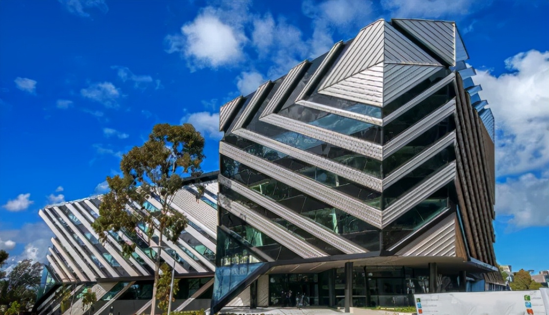 新学期学费计划：莫纳什大学学费上调6%，墨尔本大学学费9折