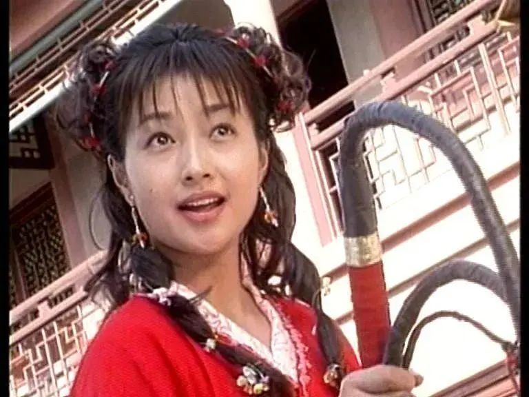 李绮红：出演的郭襄美过杨幂，如今52岁变得认不出​