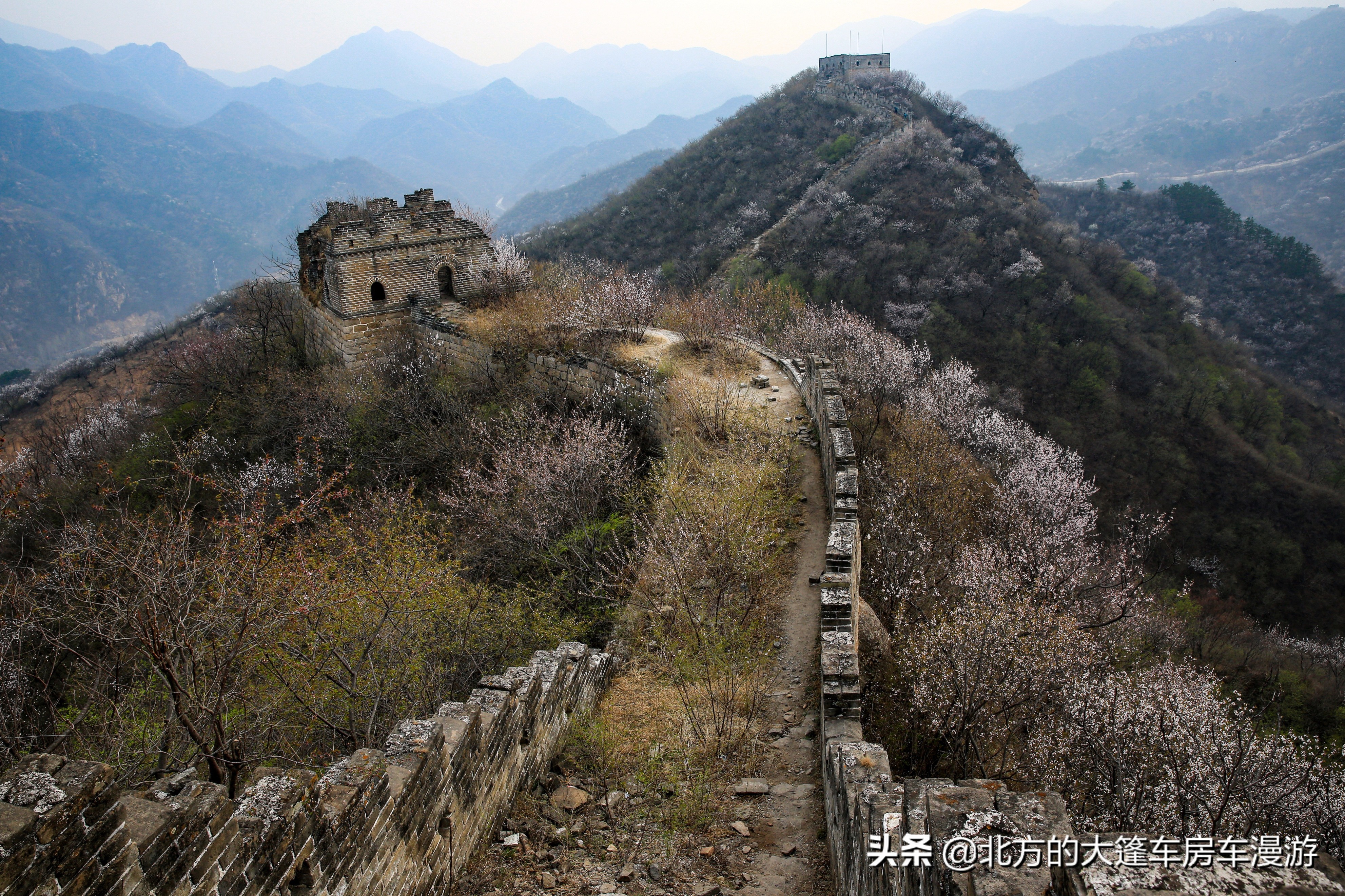 走过北京春天最美的盘山公路去那山桃花盛开的地方——龙泉峪长城