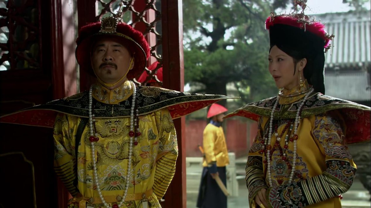 《甄嬛传》人物解析：10岁嫁人，16岁生子，雍正真的讨厌宜修么？