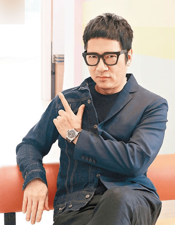 刘德华被爆保镖随身最少8人同行，网友：非常支持，没毛病