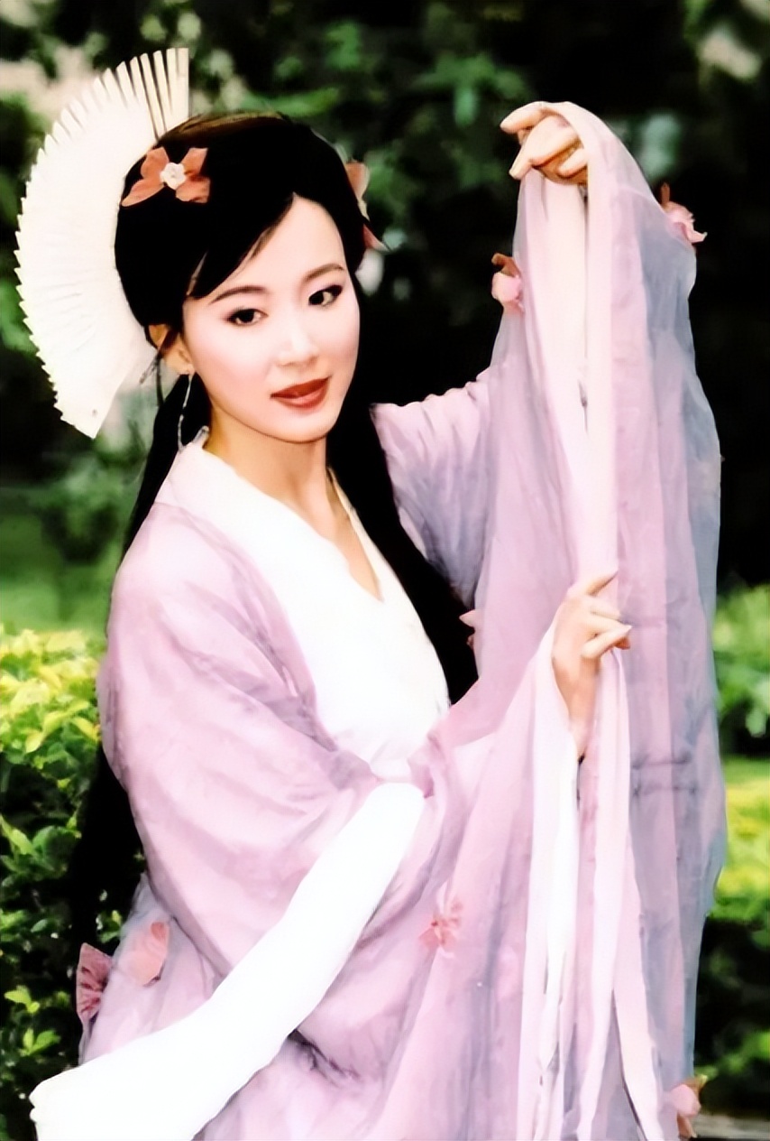 颜值忽高忽低、脸部时好时坏，这些灵动的女明星，都被医美坑惨了