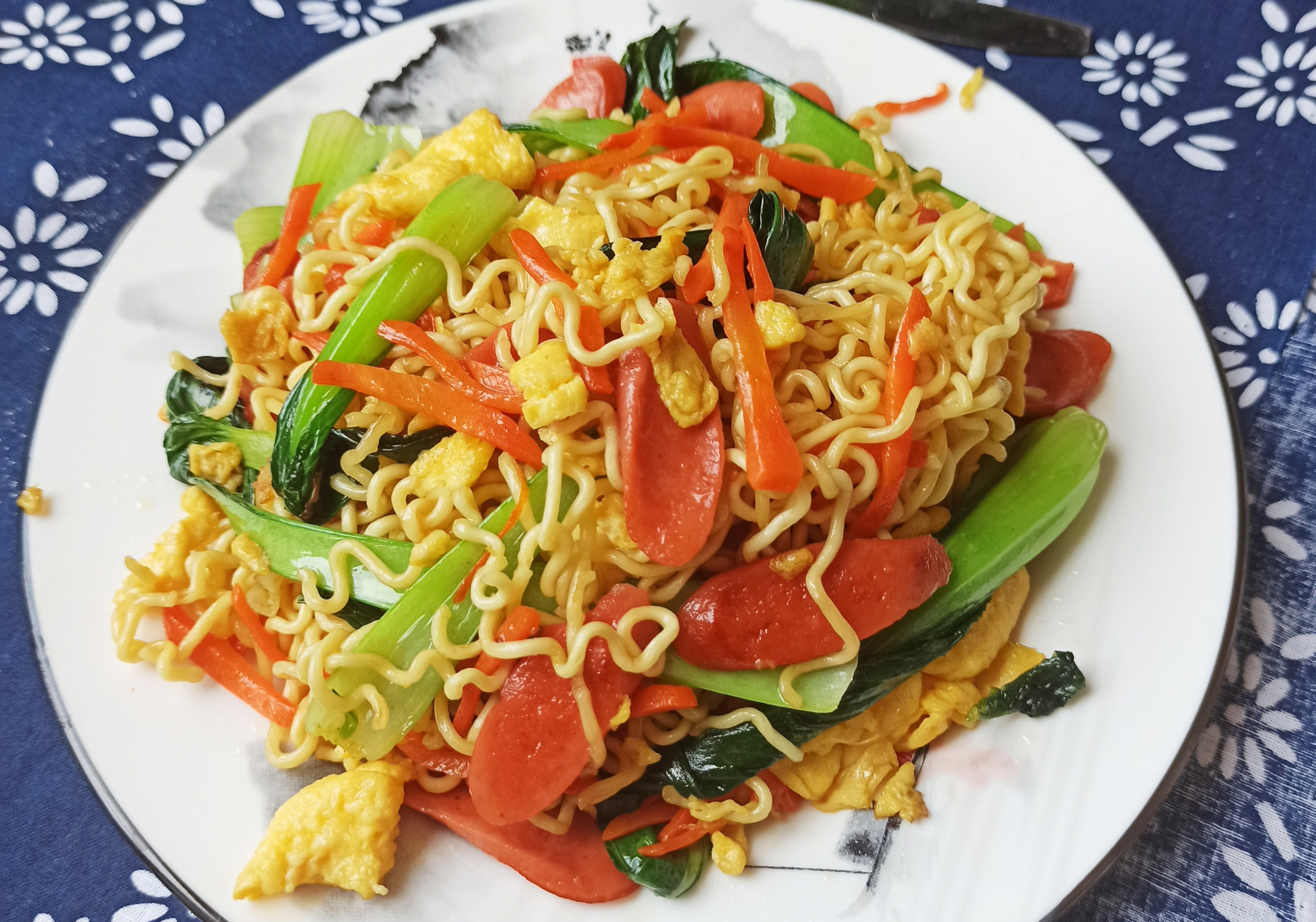 别再白水煮泡面了,教你6种泡面的神仙吃法,鲜香美味,好吃到爆