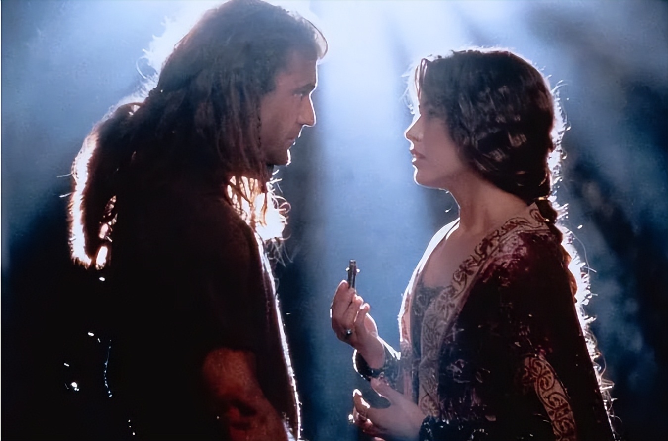 《勇敢的心》花絮,"咽唾沫声"成经典,华莱士"剽窃"布鲁斯