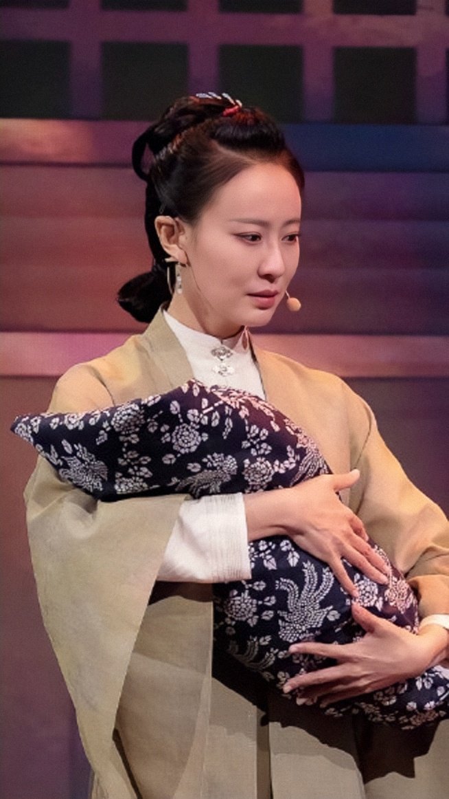 谍战小公主王乐君出道17年不拍古装剧演伪装者还被骂