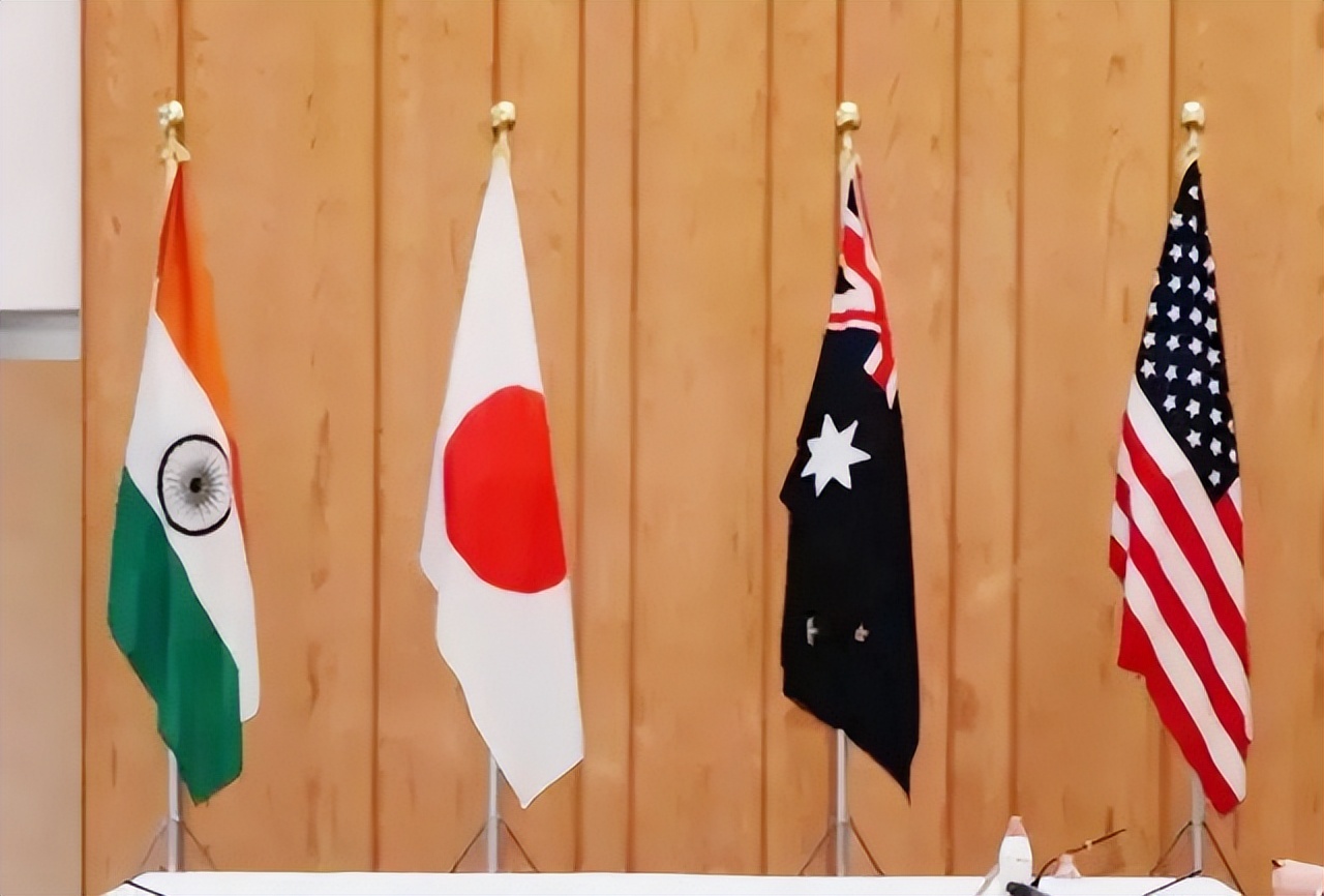 ��Ǳͧ�Ĳ��ģ����������ʲô���̣�