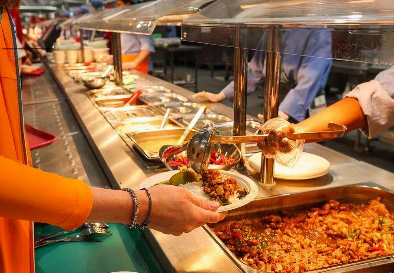 大学“阴间食堂”走红网络，菜品环境有些灵异，门面神似殡仪馆