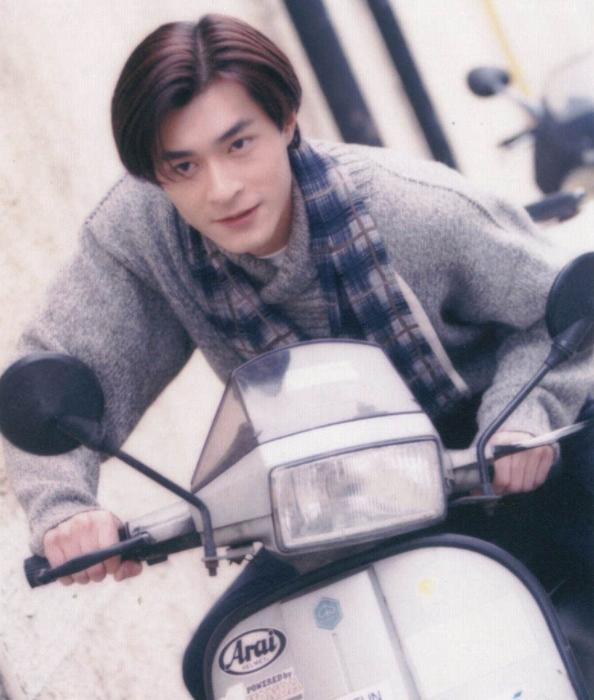 剑眉星目，风度翩翩，这10位男明星的长相，击中了国人审美