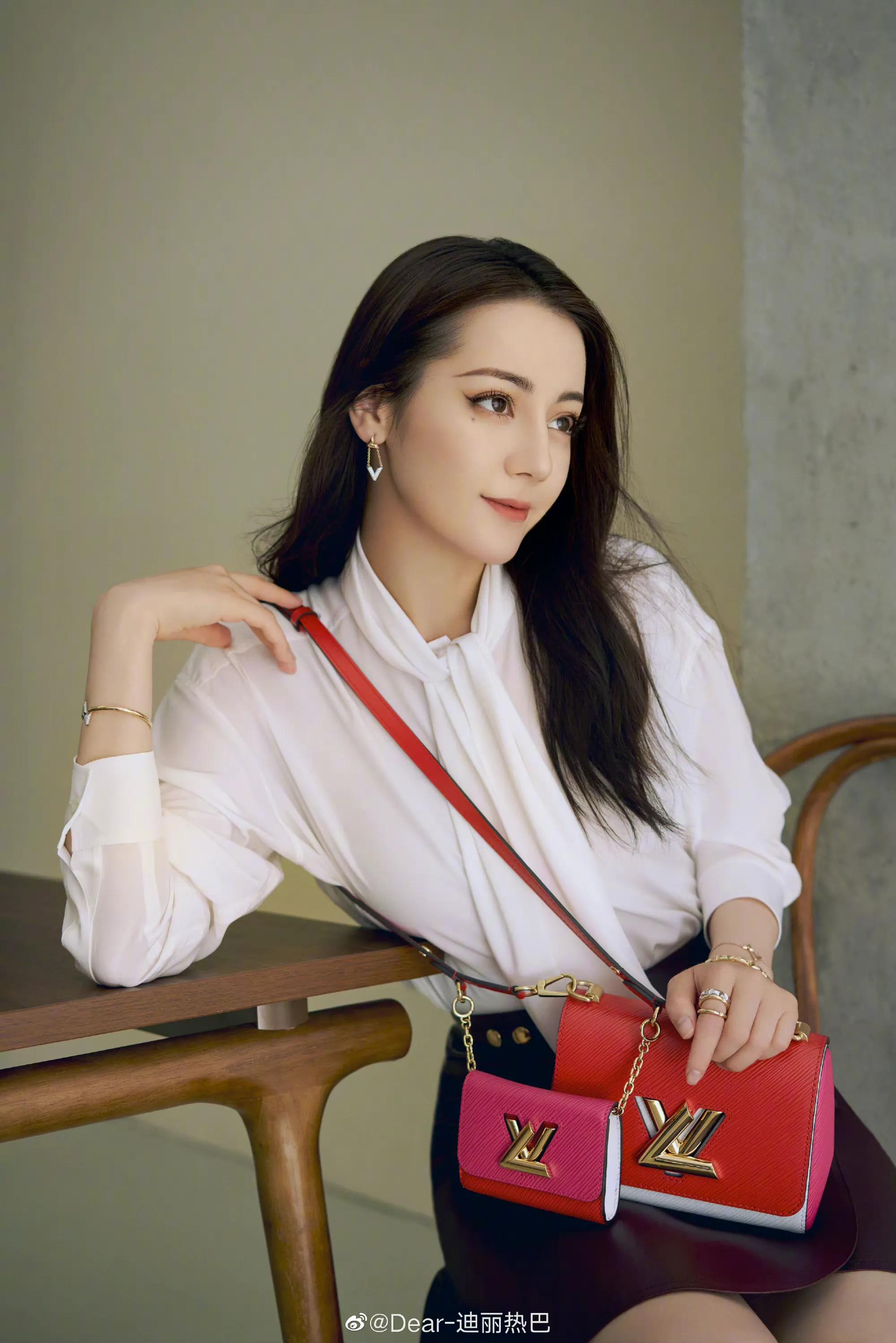 迪丽热巴壁纸图