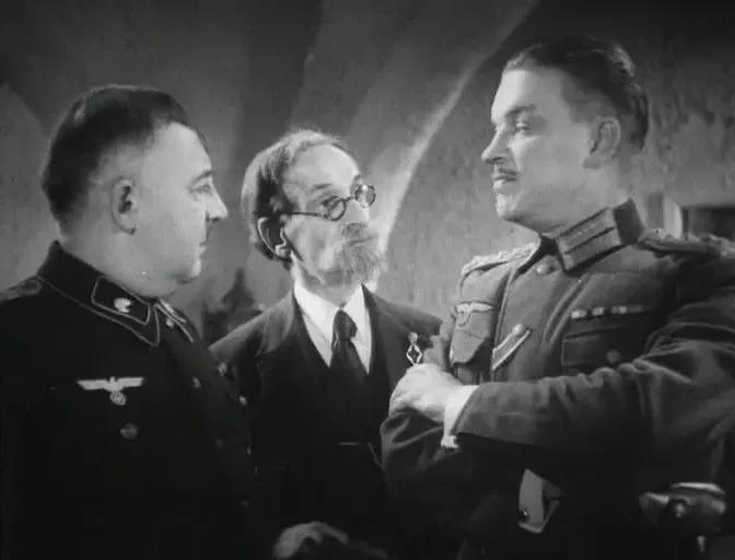 世界电影（0106）苏联电影《锄奸记》（1945）剧照欣赏
