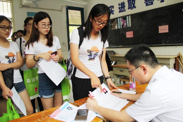 成都这5所大学毕业证一文不值，已被点名曝光，报考要谨慎